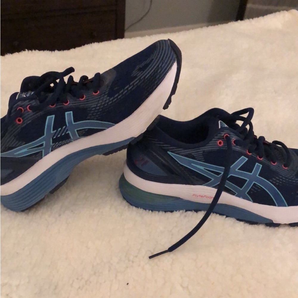 ASICS Womens 7